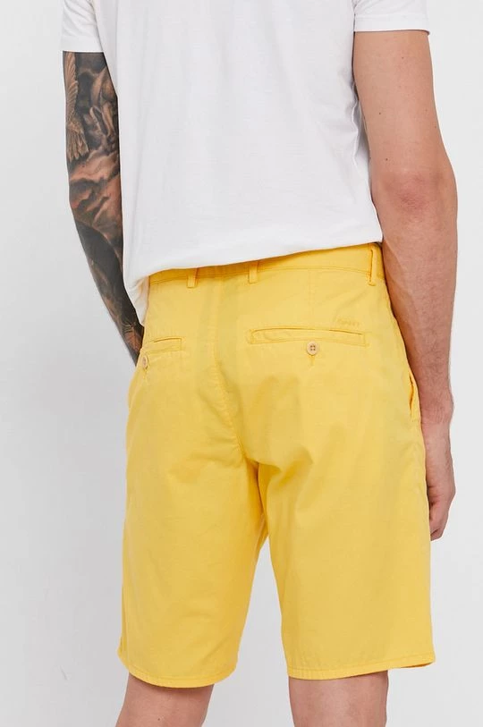 Ανδρικά Σορτς Βαμβακερό σορτσάκι Gant κίτρινο 3 Ανδρικά Σορτς Βαμβακερό σορτσάκι Gant κίτρινο - Image 3